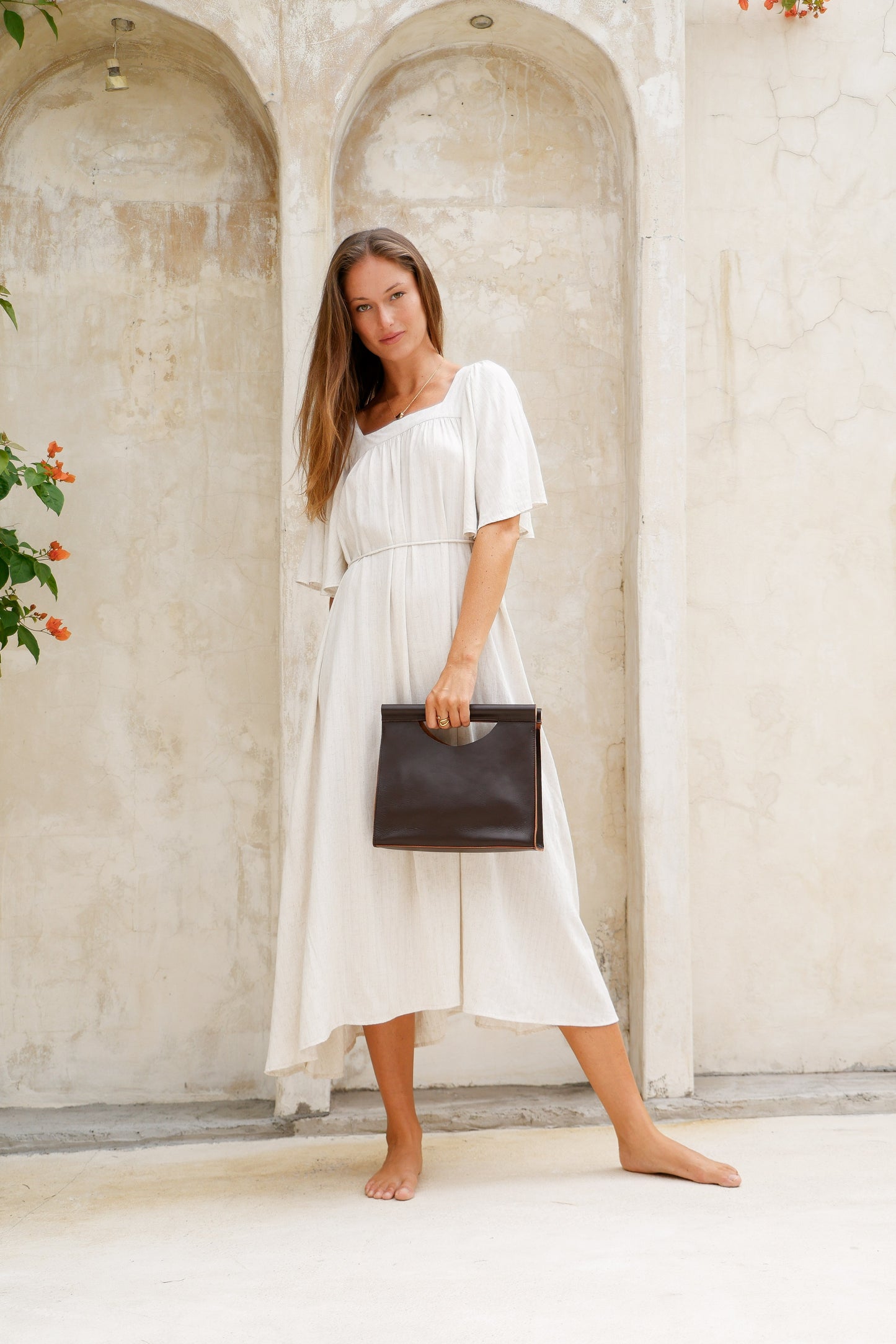 Minimalist Leather Clutch with Wooden Handle – Soleh | Handmade Cowhide Bag | Black or Brown