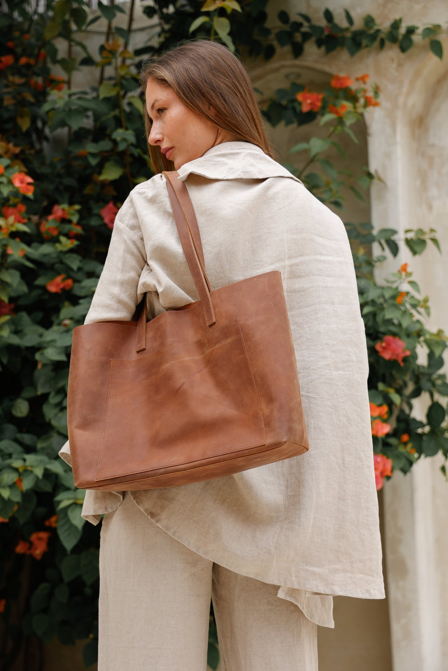 Handmade Leather Tote Bag – Large Cowhide Shoulder Bag with Pocket