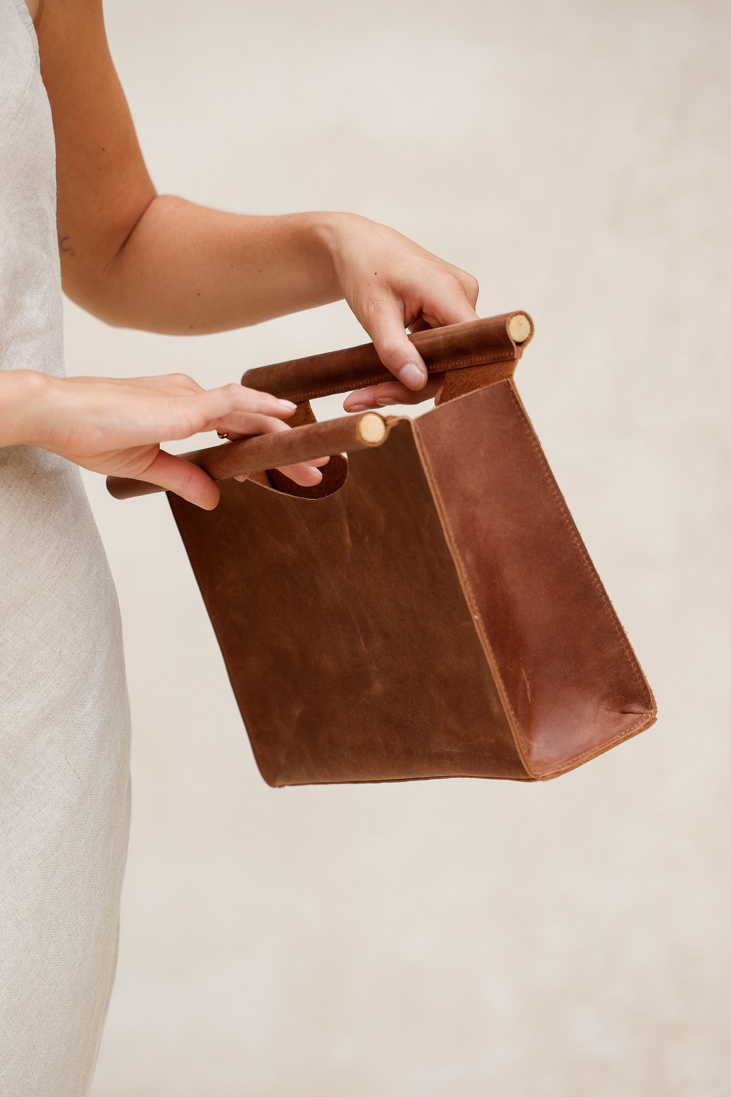 Minimalist Leather Clutch with Wooden Handle – Soleh | Handmade Cowhide Bag | Black or Brown