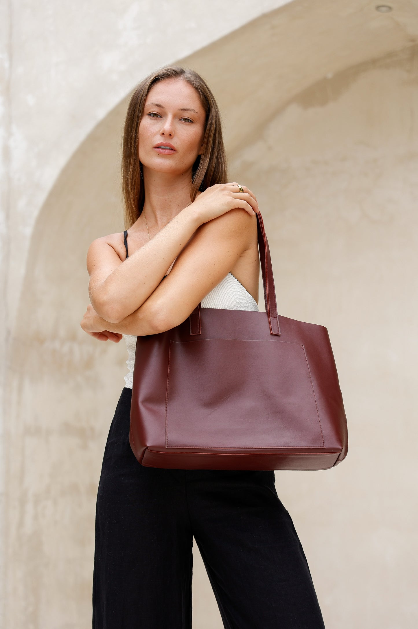 Handmade Leather Tote Bag – Large Cowhide Shoulder Bag with Pocket